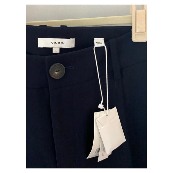 Vince • Pleated Shorts • Navy - Picture 4 of 4